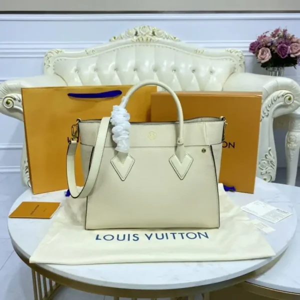 Louis Vuitton On My Side All White - Image 4