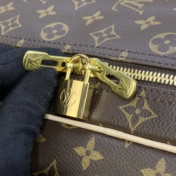 Louis Vuitton Hunting Bag - Image 6