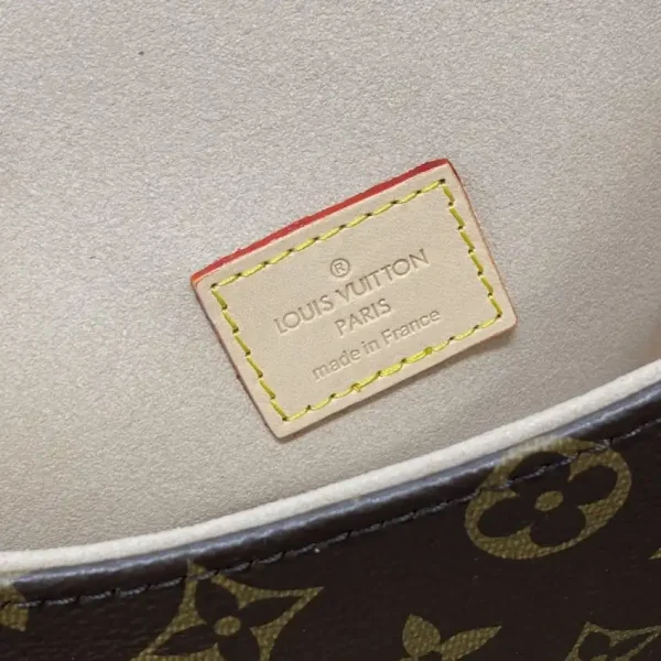 Louis Vuitton Saumur - Image 5