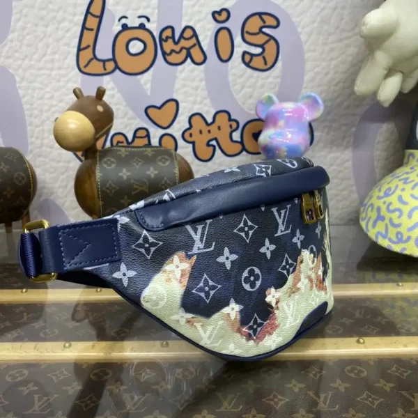 Louis Vuitton Bumbag Discovery Blue Fire - Image 8