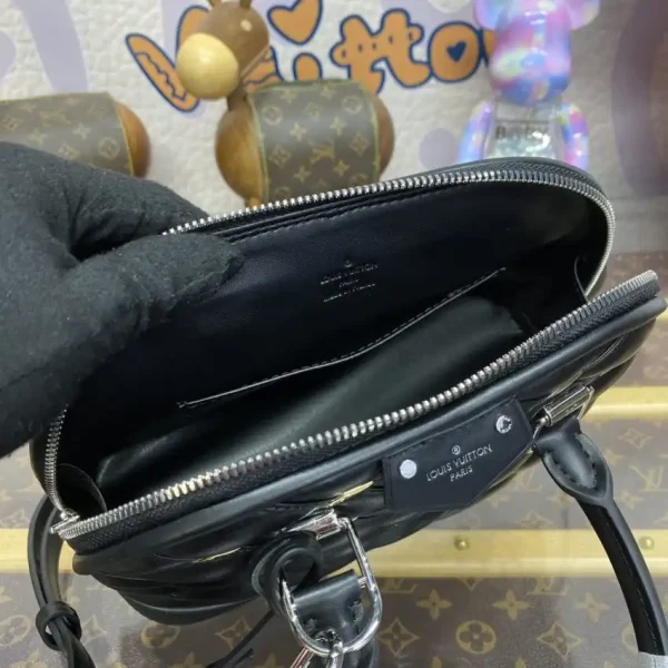 Louis Vuitton Alma BB Black - Image 4