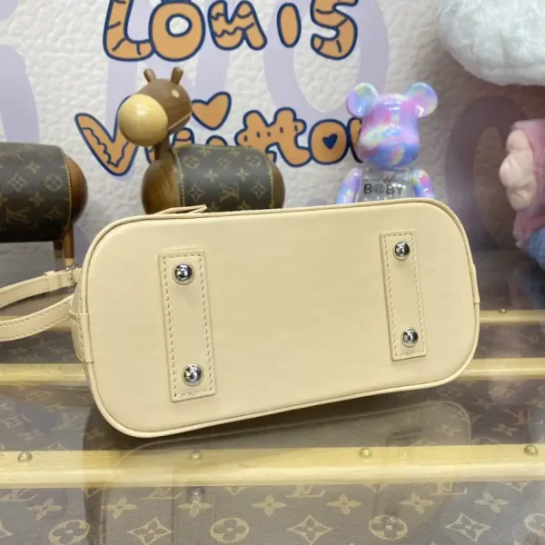 Louis Vuitton Alma BB Nude Pink - Image 8