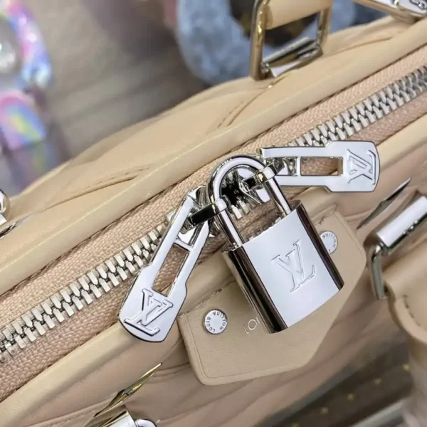 Louis Vuitton Alma BB Nude Pink - Image 3