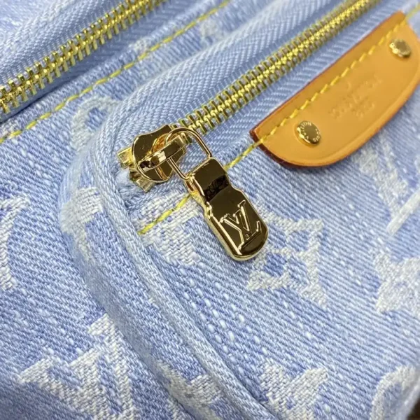 Louis Vuitton Bumbag Mini Denim - Image 9