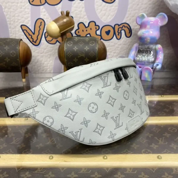 Louis Vuitton Bumbag Discovery Grey - Image 8