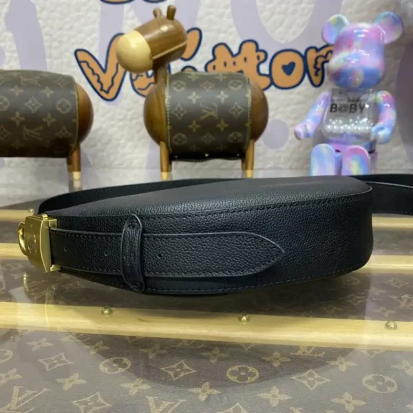 Louis Vuitton Bumbag Low Key Black - Image 10
