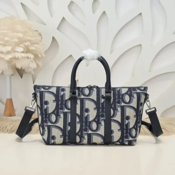 Dior Weekender 25 - Image 6