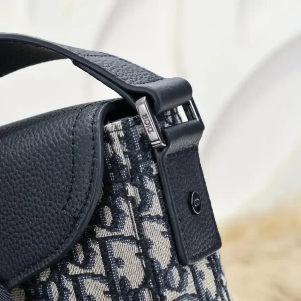 Dior Saddle Messenger Bag Oblique - Image 6