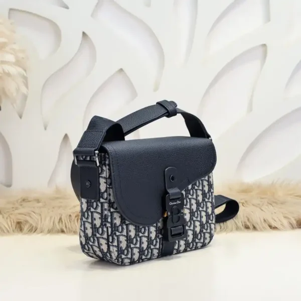 Dior Saddle Messenger Bag Oblique - Image 9
