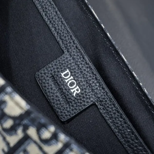 Dior Saddle Messenger Bag Oblique - Image 10