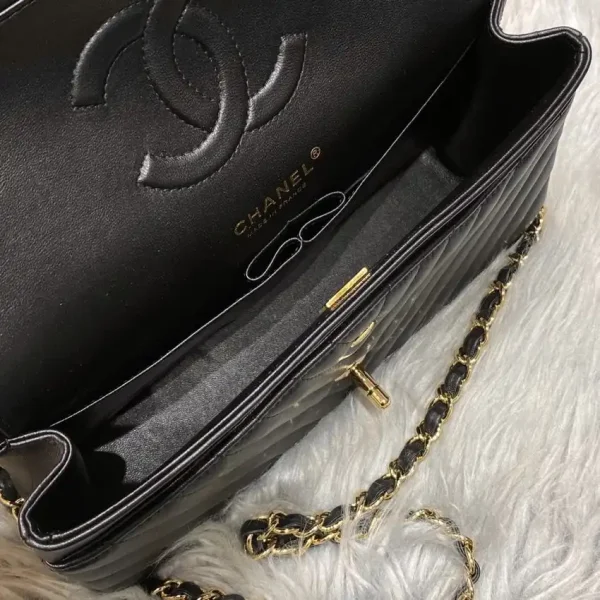 CHANEL Classic Flap 25cm V Black - Image 3