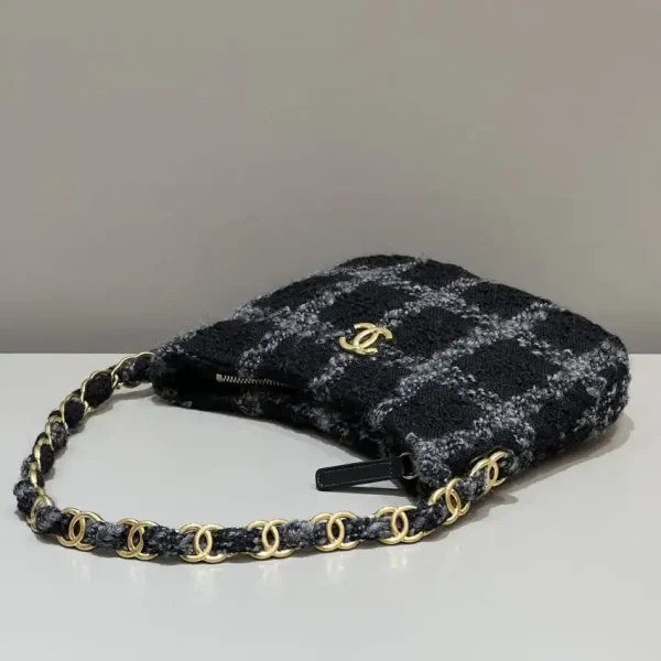 CHANEL 22k Woolen Hobo - Image 4