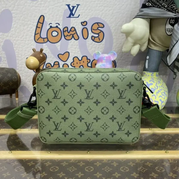Louis Vuitton Trio Messenger Green - Image 2