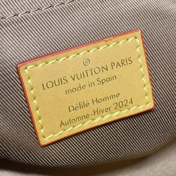 Louis Vuitton Soul Trunk Cross-Body Brown - Image 4