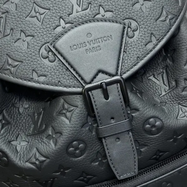Louis Vuitton Montsouris Black - Image 8