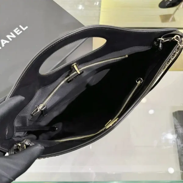 CHANEL 31Bag Large Black - Image 3
