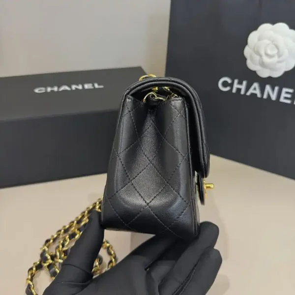 CHANEL Classic Flap 17cm Gold - Image 2