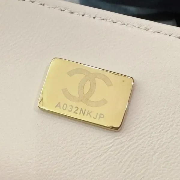 CHANEL Classic Flap 20cm Beige - Image 2