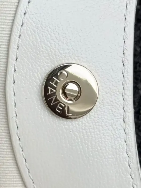 CHANEL 24s Mini Horizontal White - Image 6