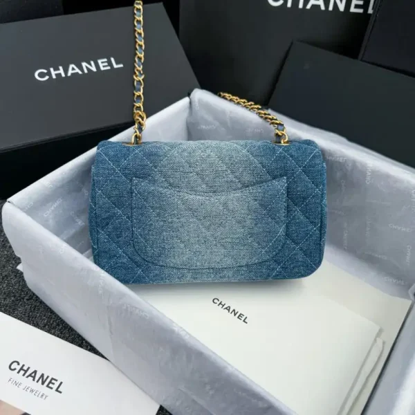 CHANEL Classic Flap 20cm Denim - Image 3