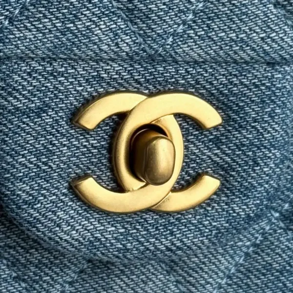 CHANEL Classic Flap 20cm Denim - Image 7
