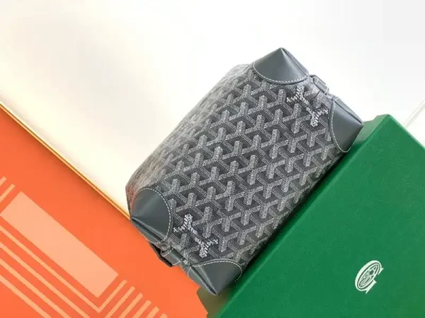 Goyard Toiletry Bag Grey - Image 5