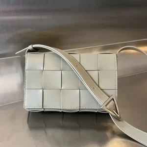 Bottega Veneta Cassette 2.0 Beige