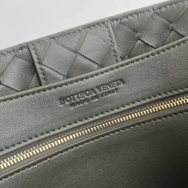 Bottega Veneta Andiamo Medium - Image 9