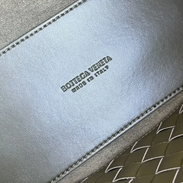 Bottega Veneta  Andiamo Full Leather - Image 9