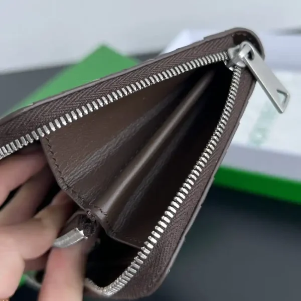 Bottega Veneta Zip Long Wallet Brown&Black - Image 9