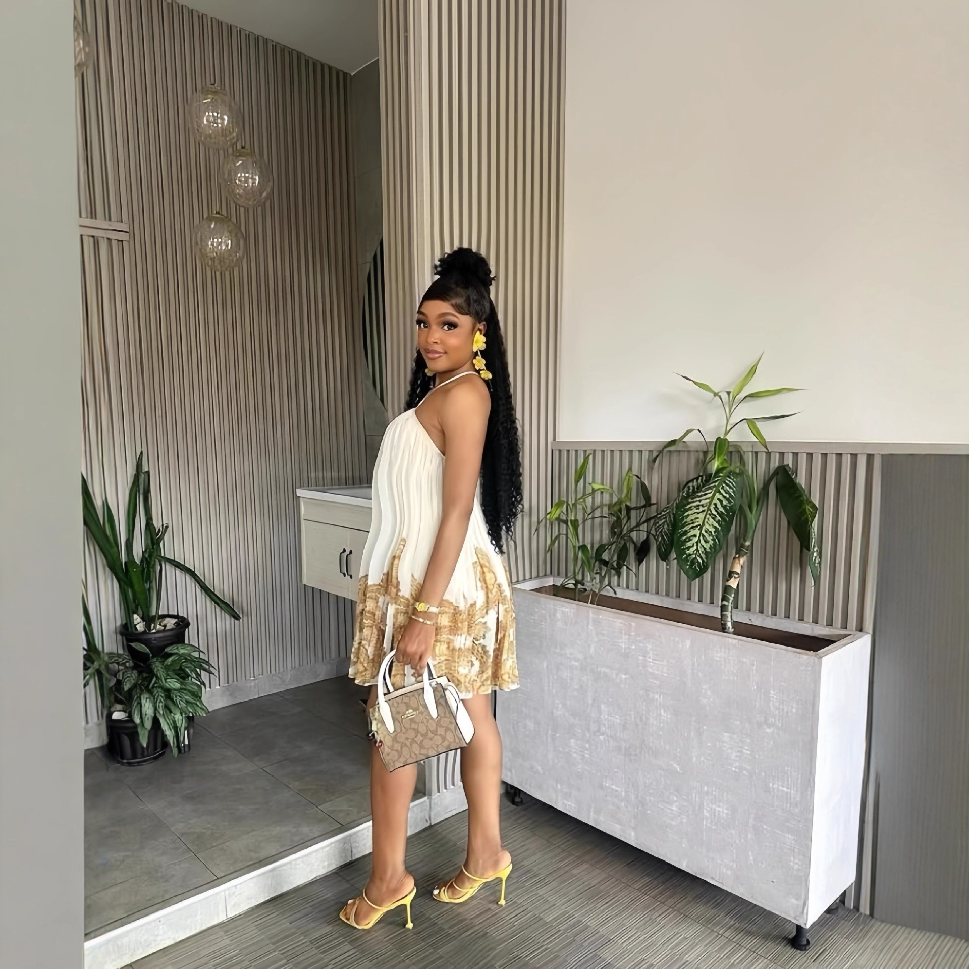 Women's clothing 2025 winter new sleeveless off shoulder hanging neck pleated sexy backless short dress - Image 2